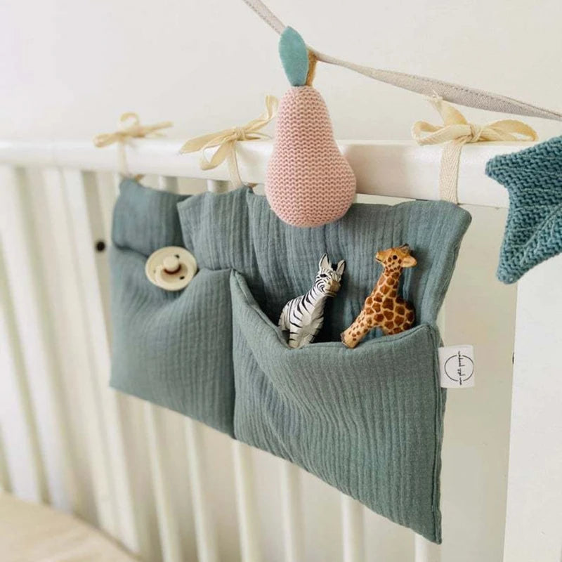 Organisateur de Lit Bébé en Coton – Rangement Suspendu