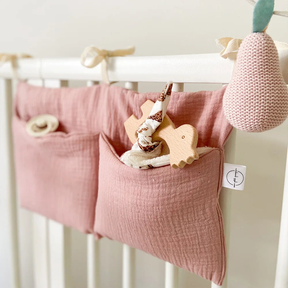 Organisateur de Lit Bébé en Coton – Rangement Suspendu